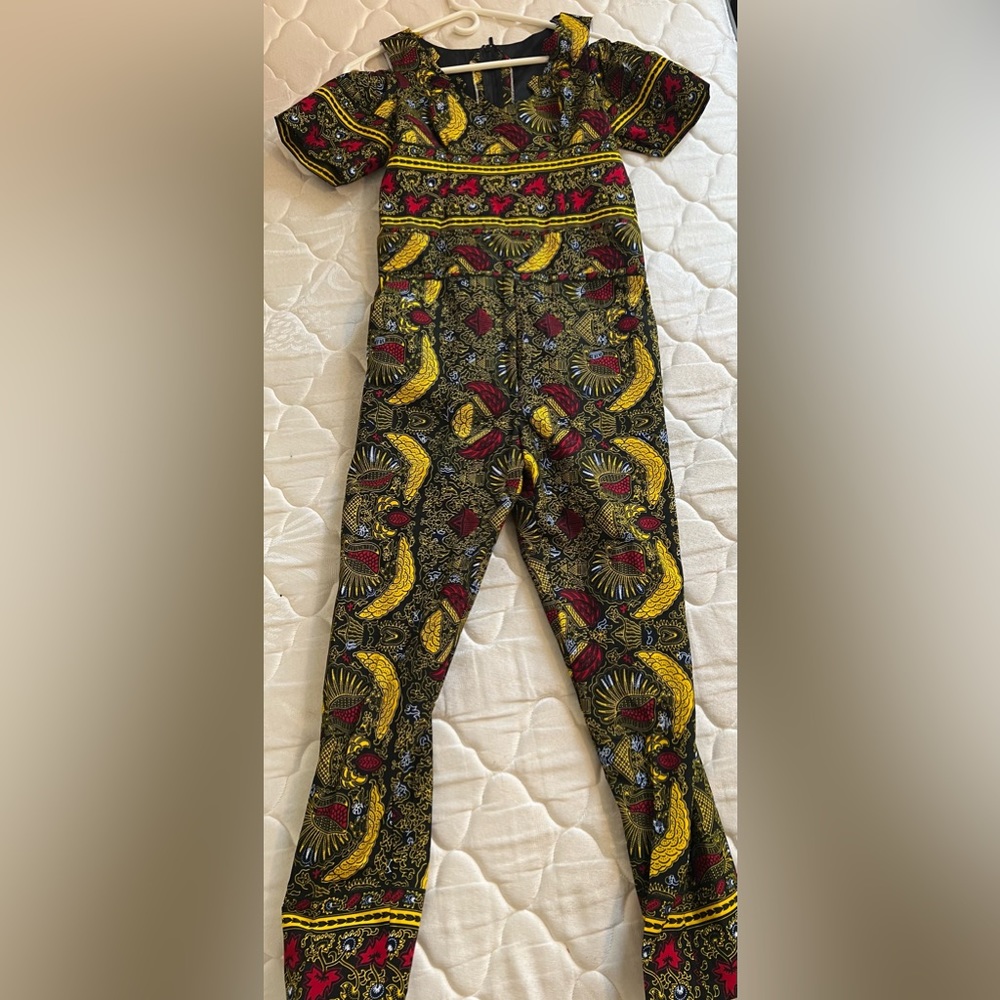 Africa jumpsuit size medium multiple color